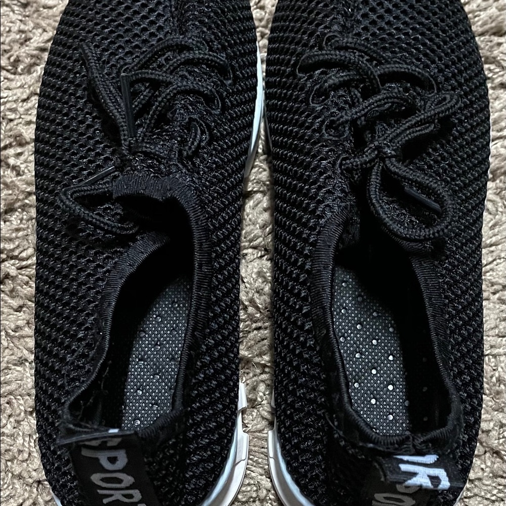 Casual sneakers